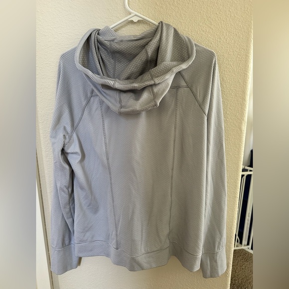 Athleta Gray Striped Pullover XL - Picture 3 of 3